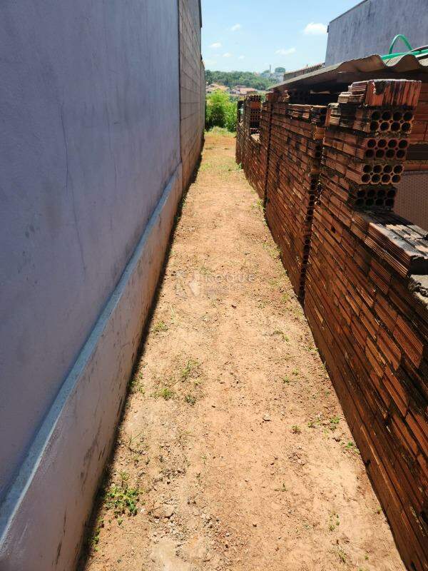 Terreno à venda no bairro Jardim Hortência: 