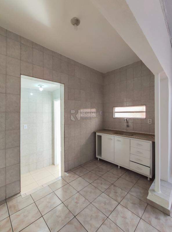 Casa Residencial à venda no bairro Vila Queiroz: Cozinha 