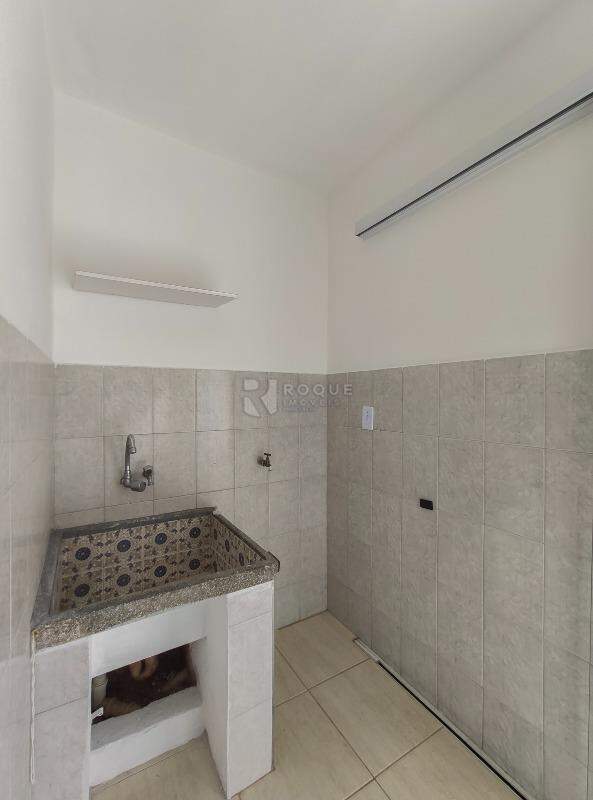 Casa Residencial à venda no bairro Vila Queiroz: Área de serviço 