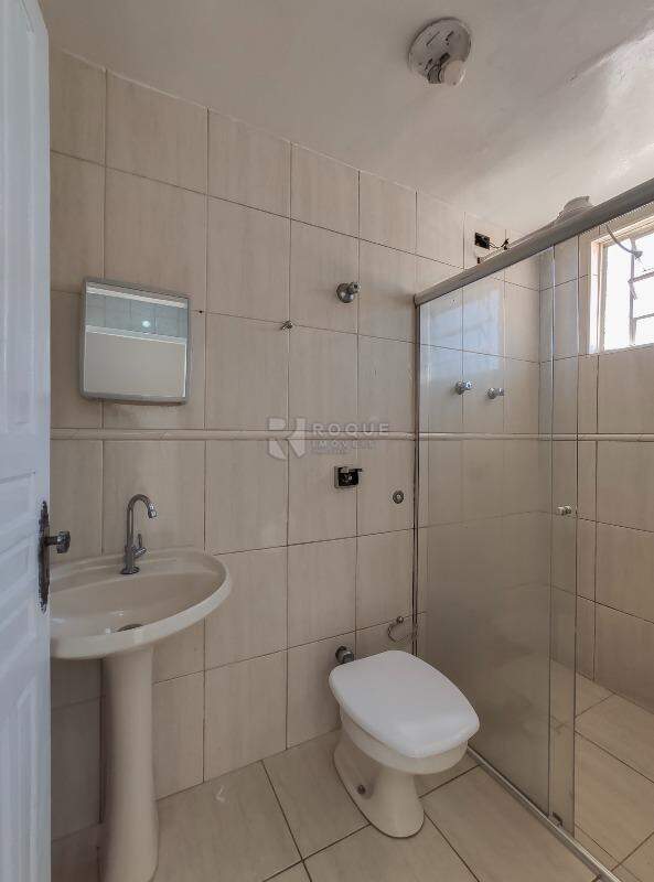Casa Residencial à venda no bairro Vila Queiroz: WC social 