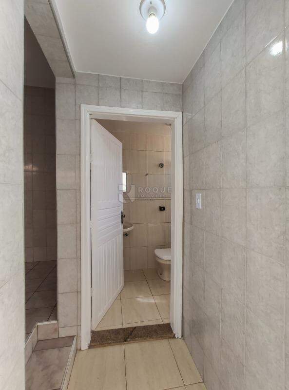 Casa Residencial à venda no bairro Vila Queiroz: Área de serviço 