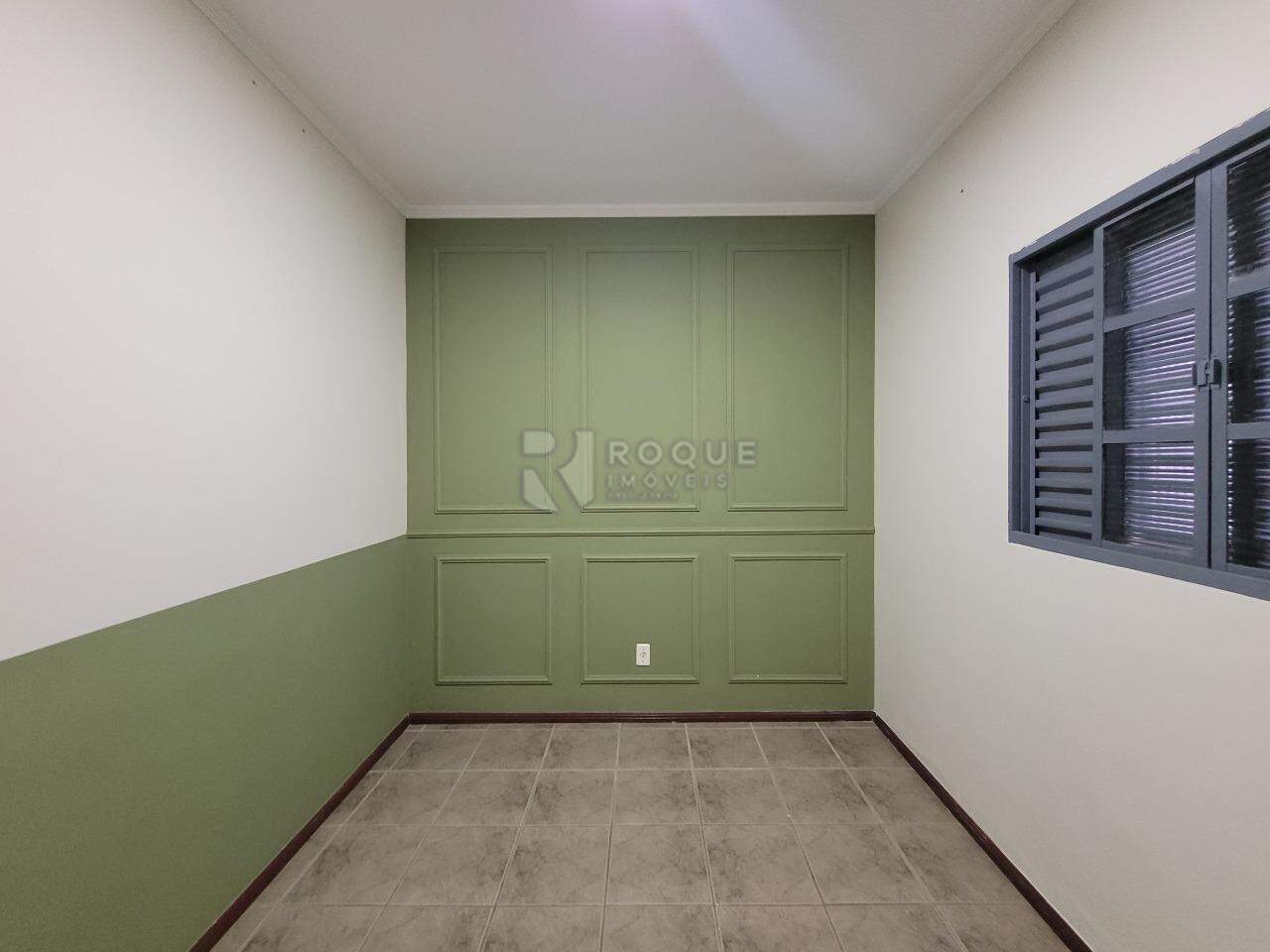 Casa Residencial para aluguel no bairro Jardim Ipanema: Dormitório 01