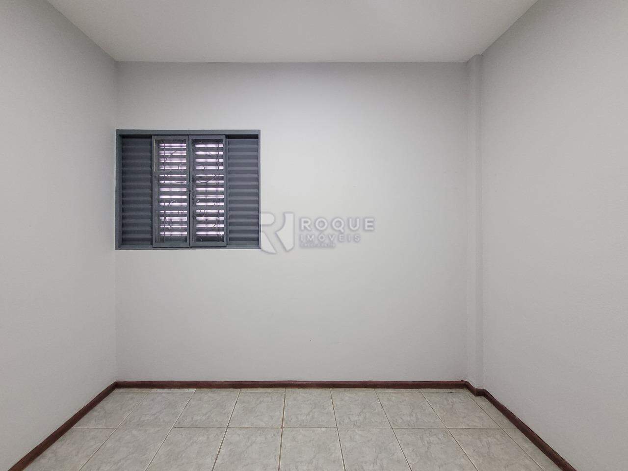 Casa Residencial para aluguel no bairro Jardim Ipanema: Dormitório 02