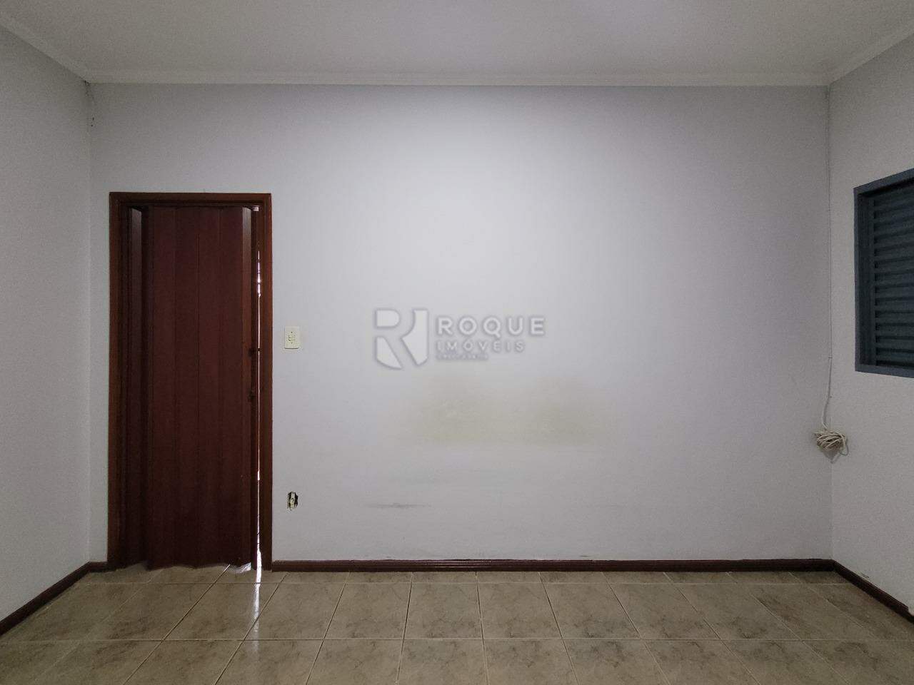 Casa Residencial para aluguel no bairro Jardim Ipanema: Dormitório 03