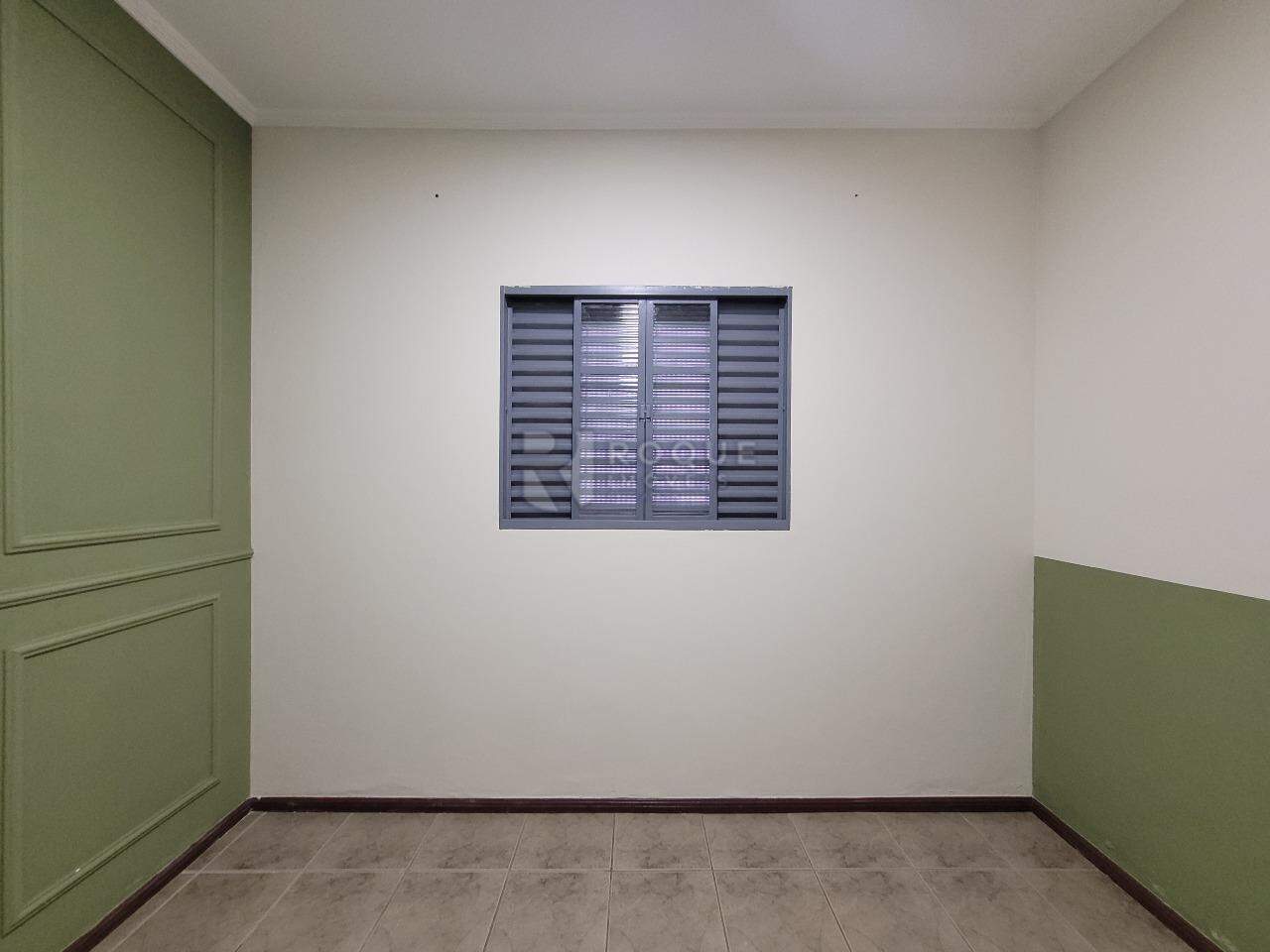Casa Residencial para aluguel no bairro Jardim Ipanema: Dormitório 01
