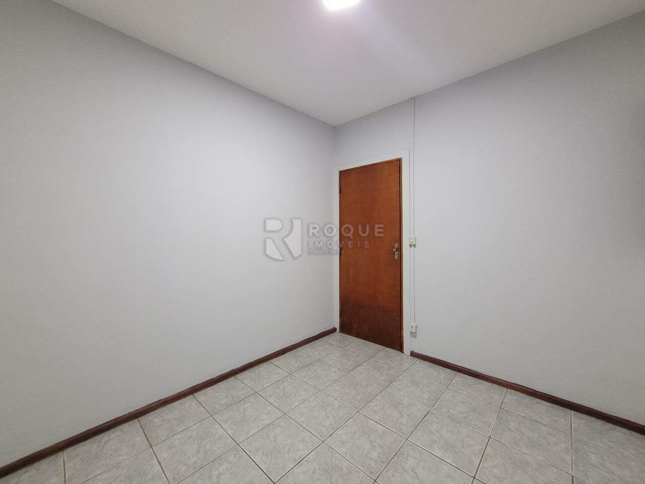 Casa Residencial para aluguel no bairro Jardim Ipanema: Dormitório 02