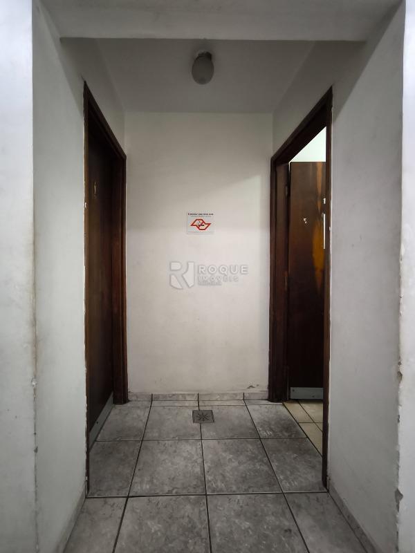 Barracão/Galpão à venda no bairro Graminha: SANITÁRIOS