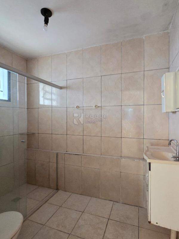 Casa Residencial à venda no bairro Jardim Residencial Graminha III: WC Suíte