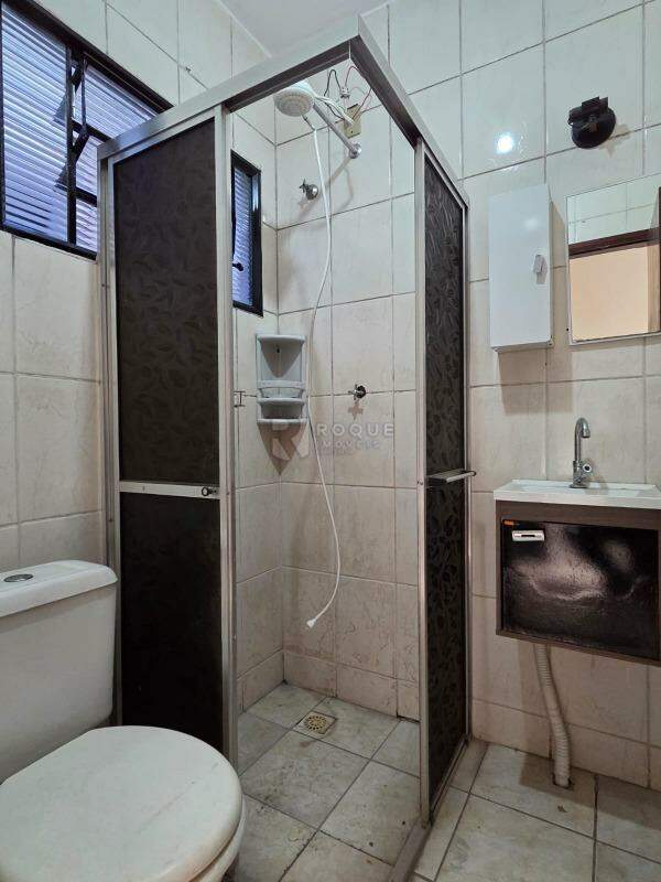 Casa Residencial à venda no bairro Jardim Residencial Graminha III: WC Social