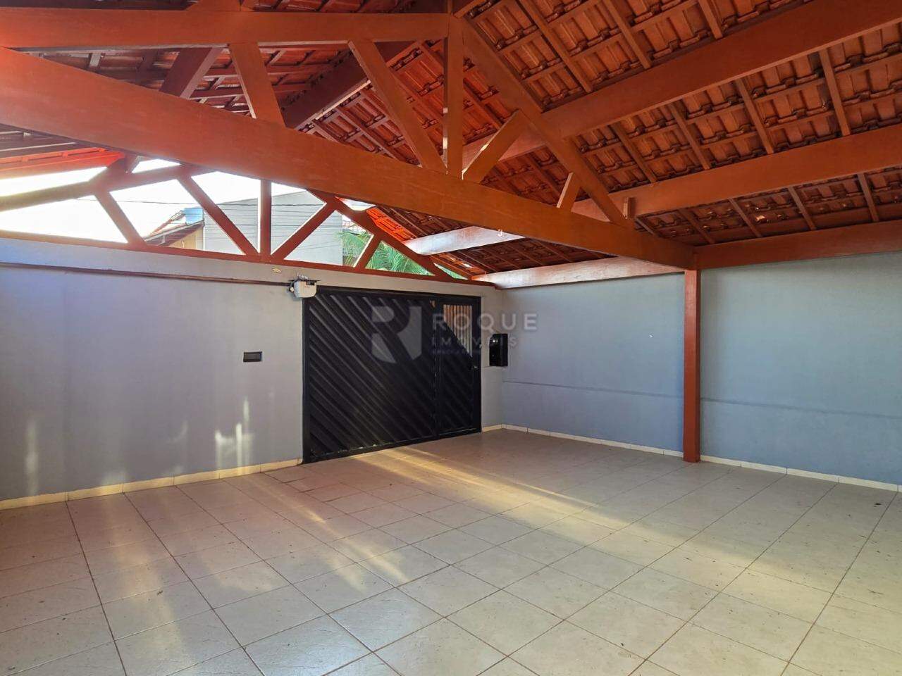 Casa Residencial à venda no bairro Jardim Residencial Graminha III: Garagem