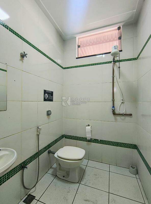 Barracão/Galpão para aluguel no bairro Jardim Celina: Wc social 02