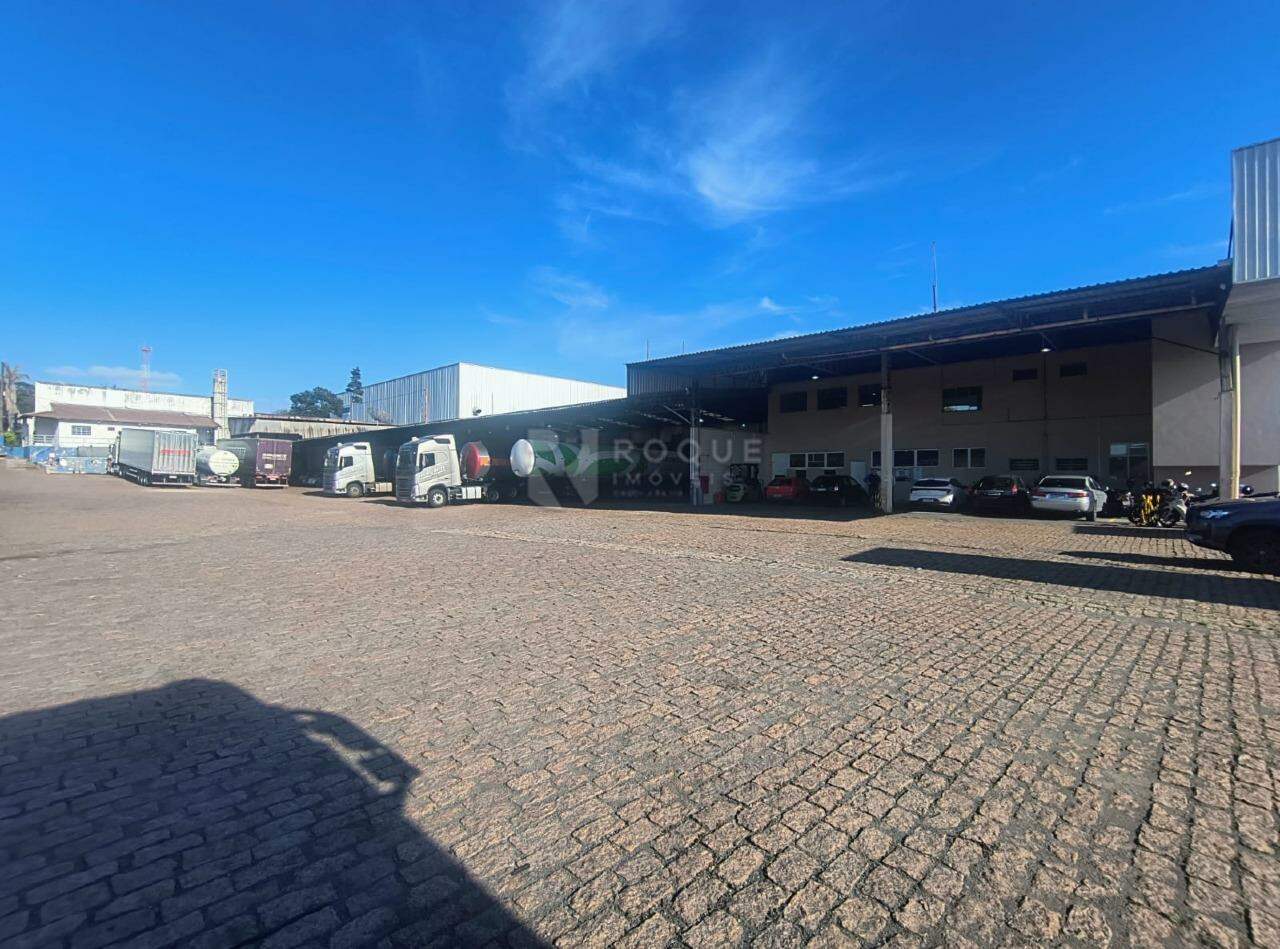 Barracão/Galpão para aluguel no bairro Jardim Celina: Área