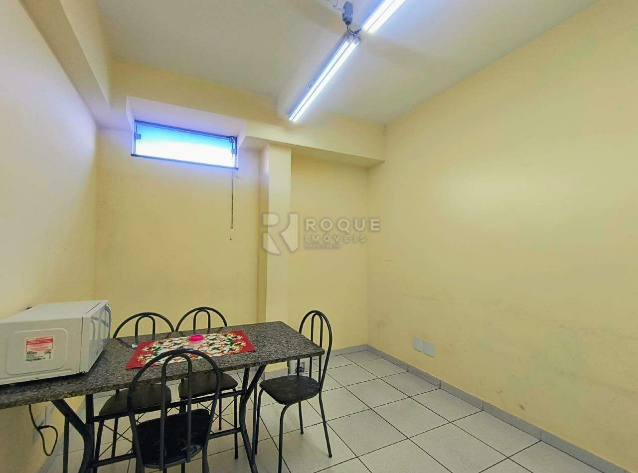 Barracão/Galpão para aluguel no bairro Jardim Celina: Sala 02