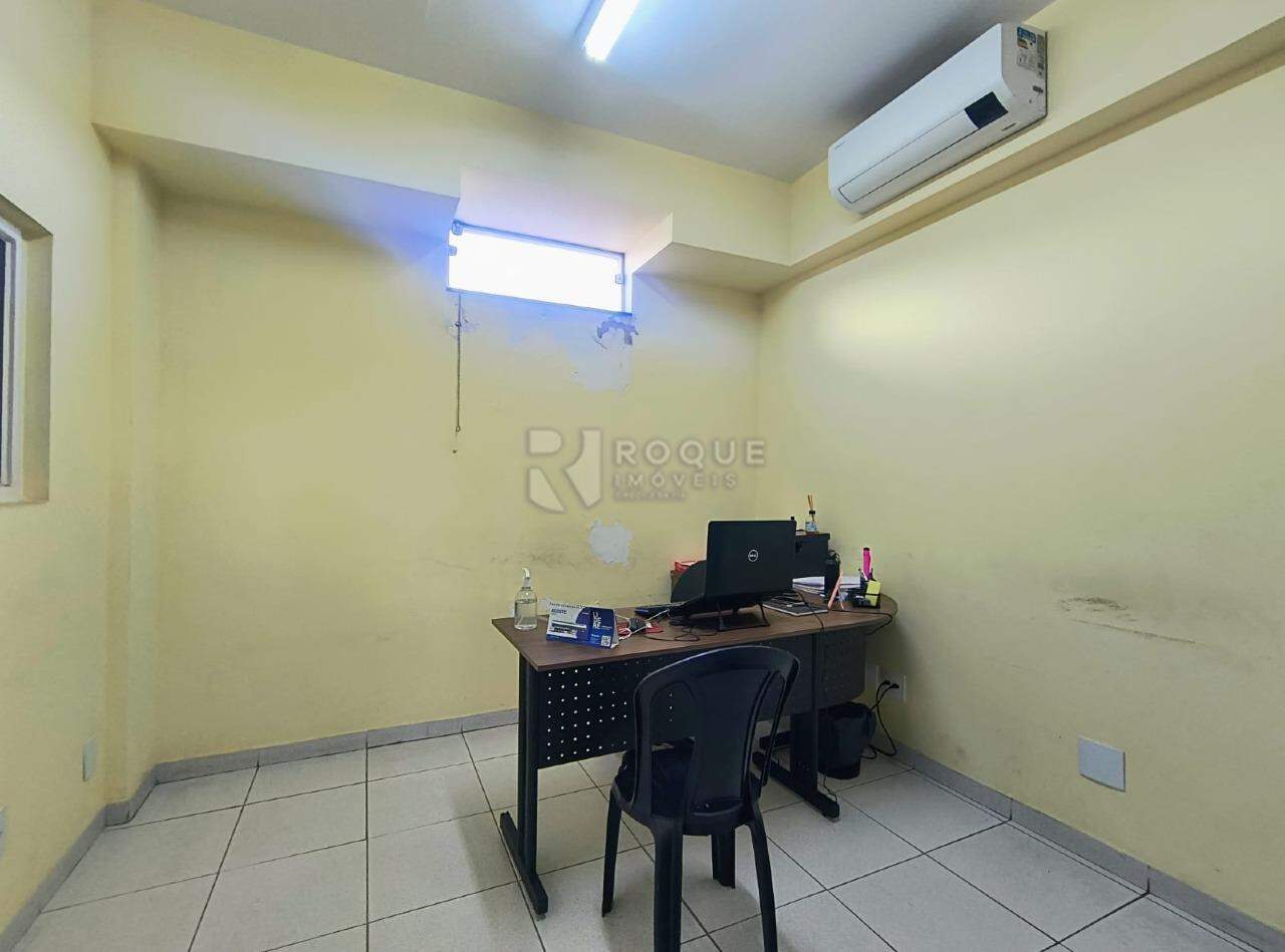 Barracão/Galpão para aluguel no bairro Jardim Celina: Sala 03