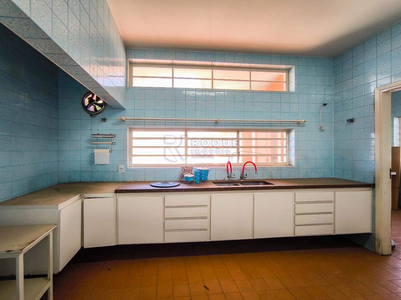 Casa Residencial à venda no bairro Vila Cristovam: COZINHA