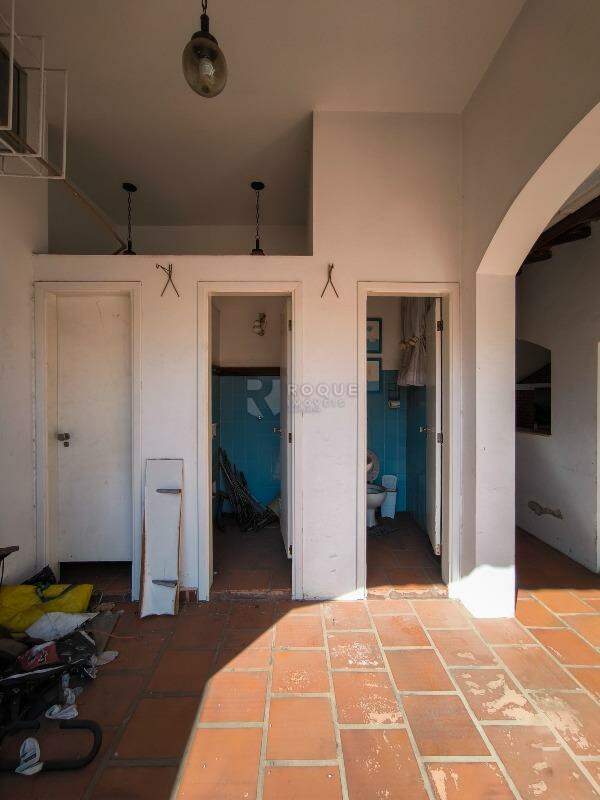 Casa Residencial à venda no bairro Vila Cristovam: SANITÁRIOS