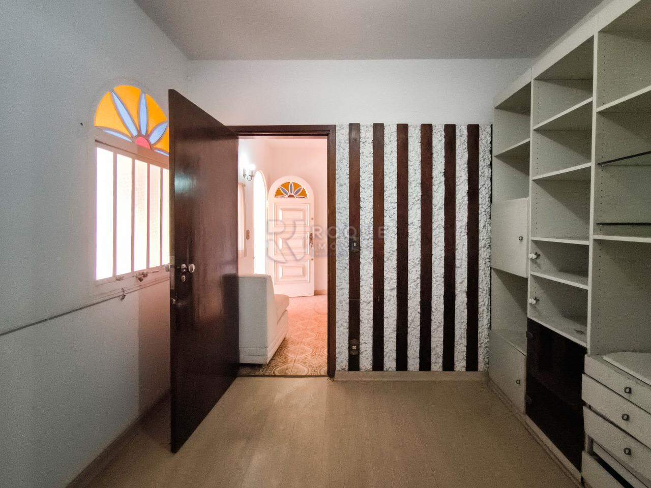 Casa Residencial à venda no bairro Vila Cristovam: ESCRITÓRIO