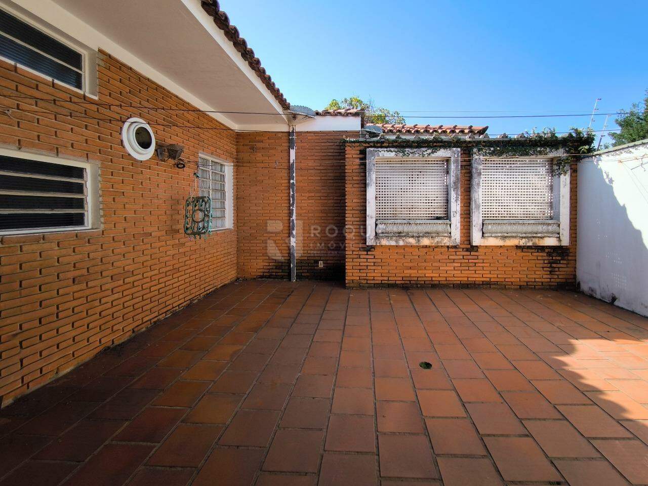 Casa Residencial à venda no bairro Vila Cristovam: ÁREA DE VARAL