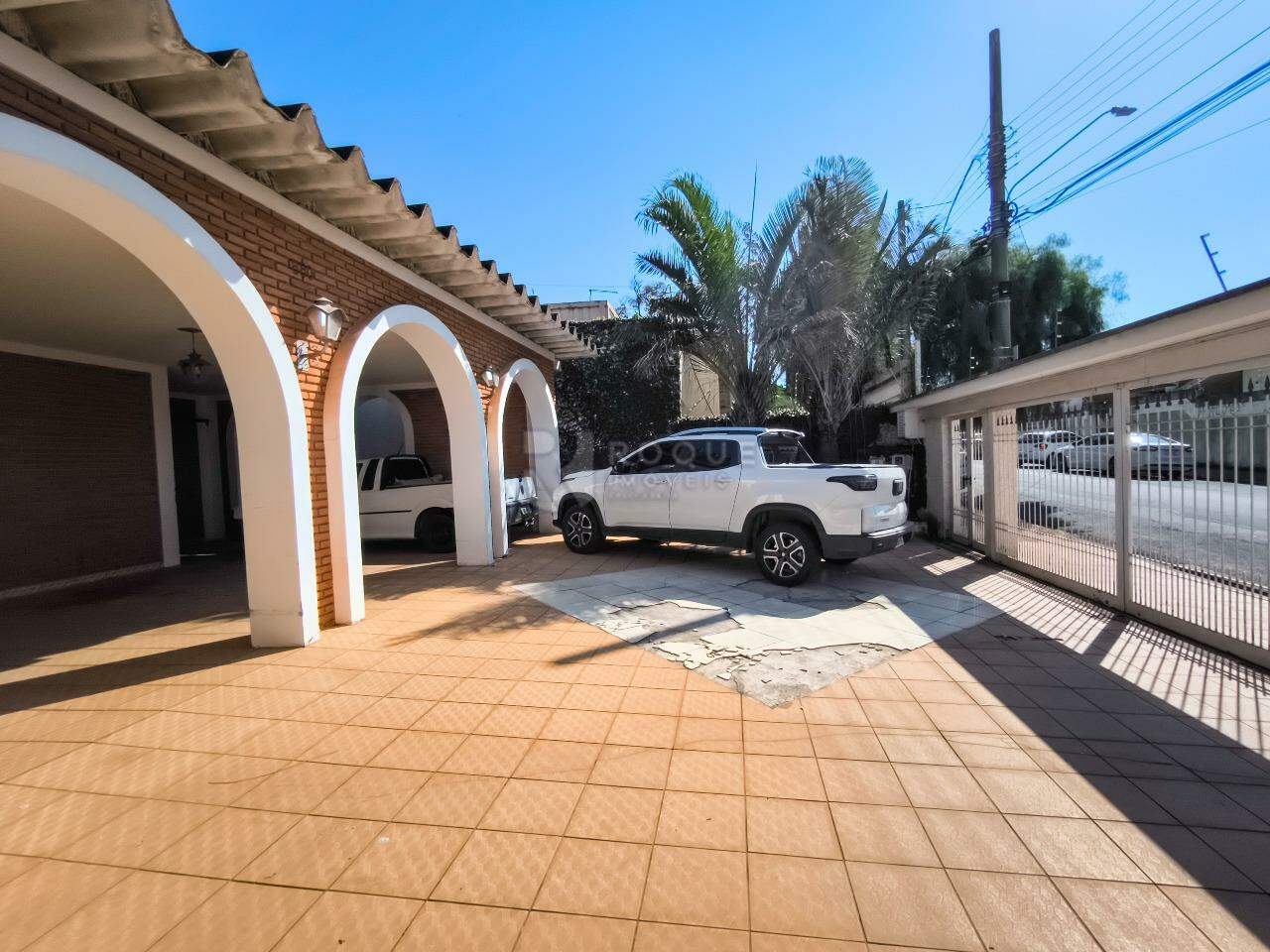 Casa Residencial à venda no bairro Vila Cristovam: GARAGEM