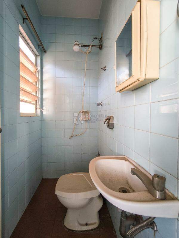 Casa Residencial à venda no bairro Vila Cristovam: BANHEIRO SOCIAL