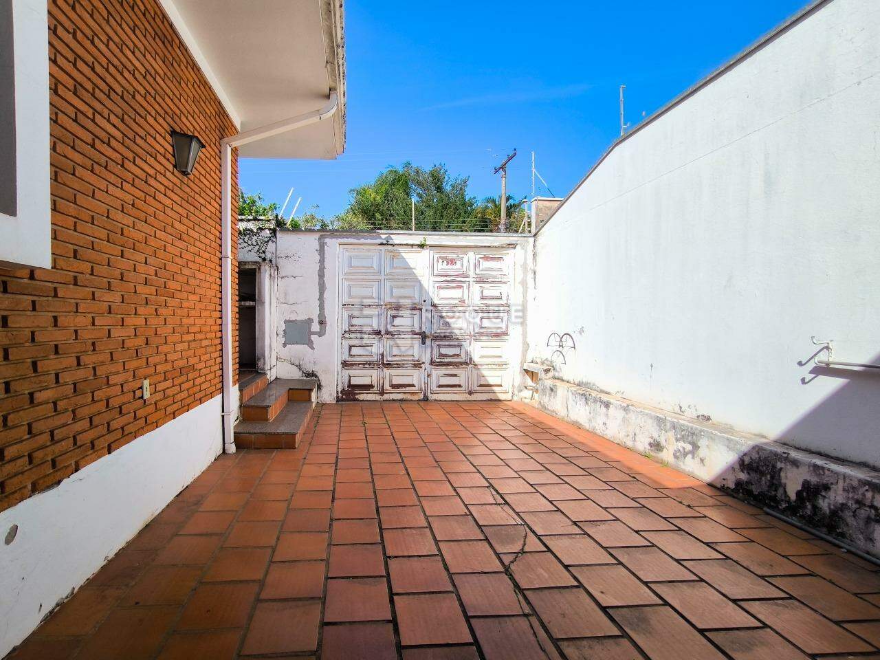 Casa Residencial à venda no bairro Vila Cristovam: GARAGEM