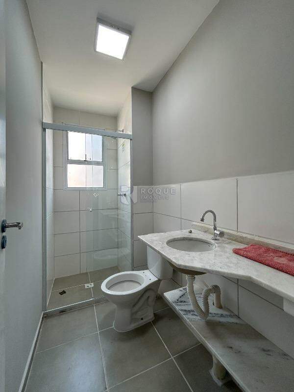 Apartamento para aluguel no bairro Jardim do Lago: WC suíte 
