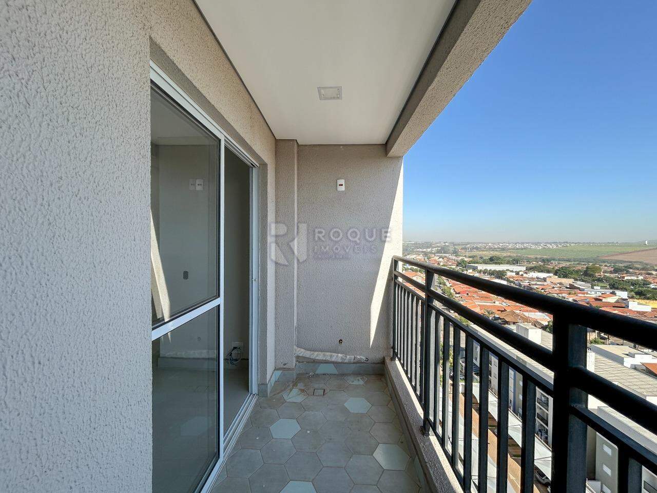 Apartamento para aluguel no bairro Jardim Santa Adélia: Sacada 