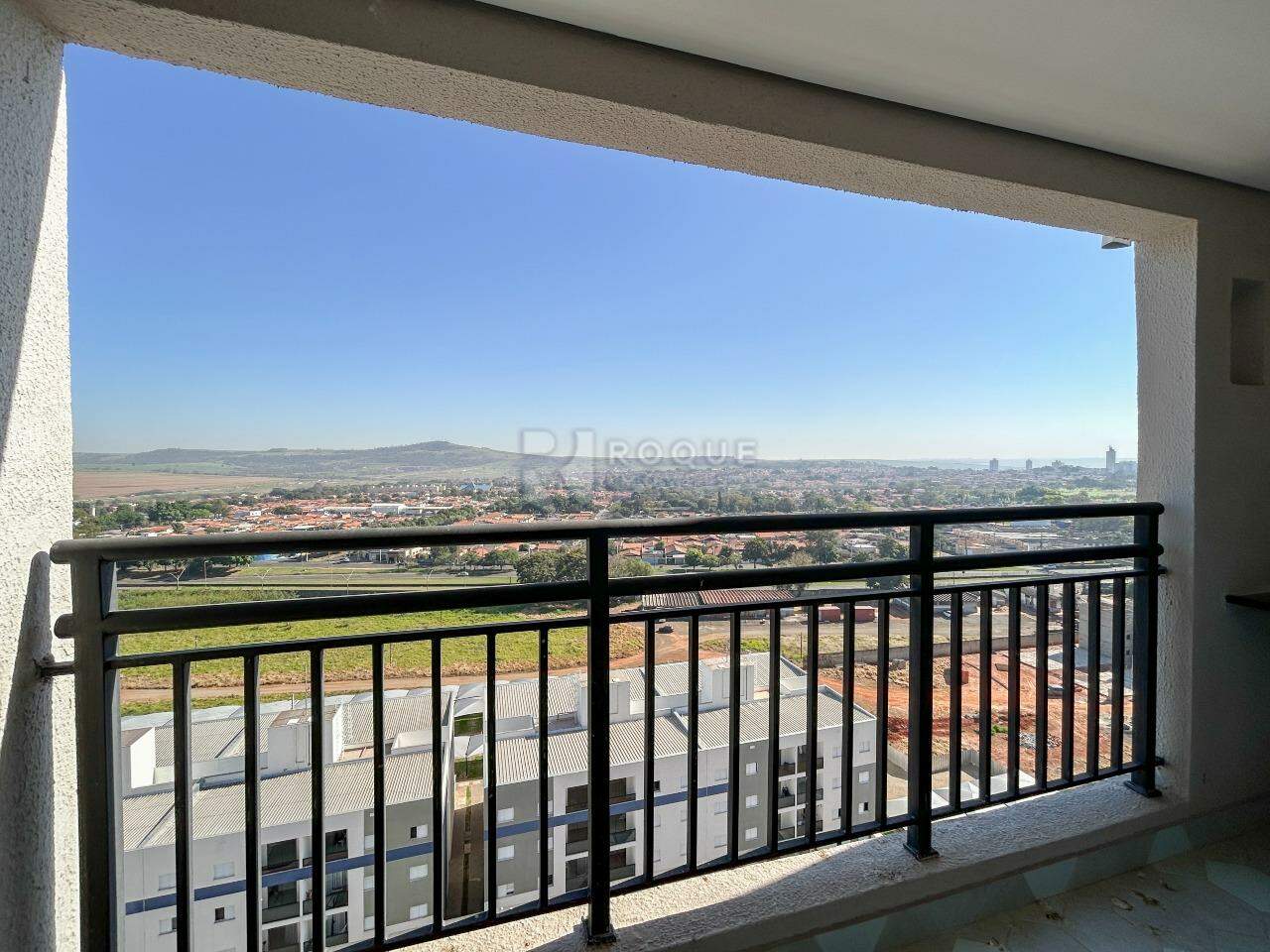 Apartamento para aluguel no bairro Jardim Santa Adélia: Sacada 