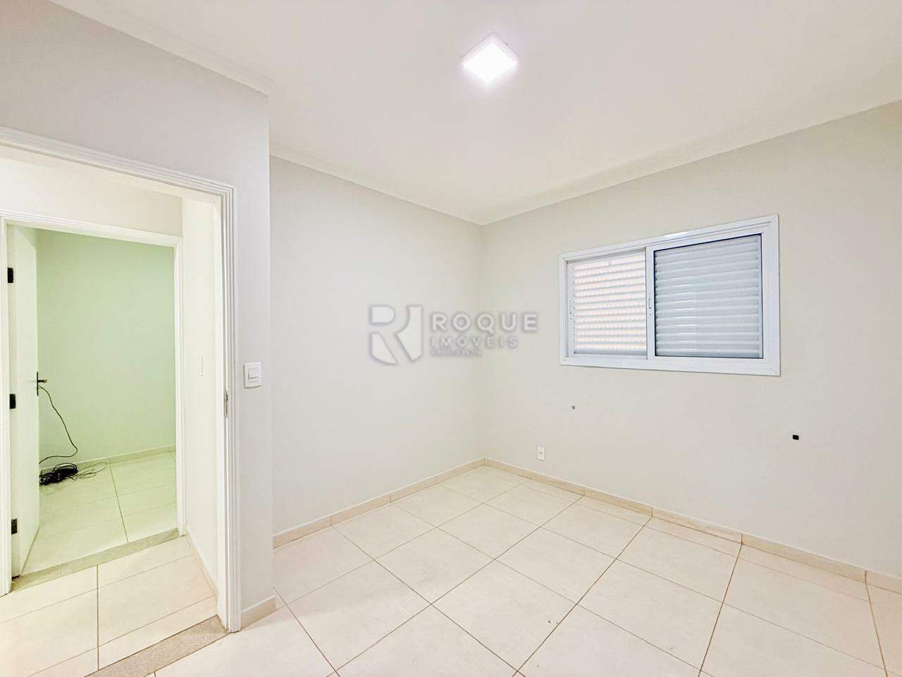 Apartamento para aluguel no bairro Jardim Canaa: Dormitório 02 Suíte