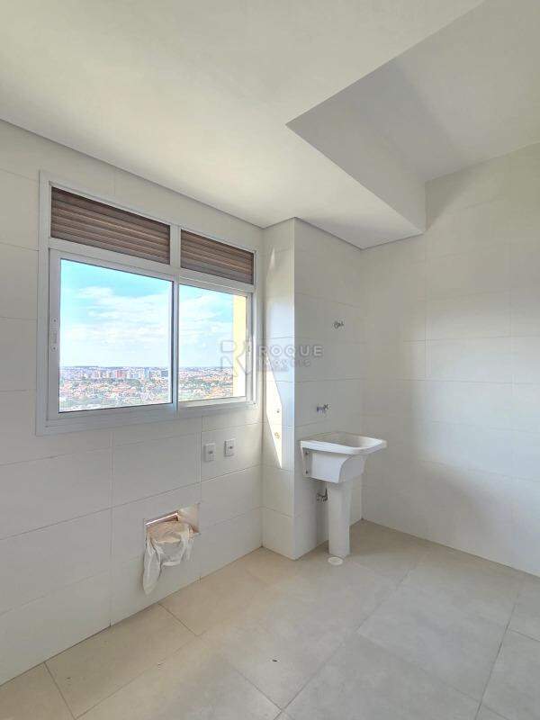 Apartamento à venda no bairro Jardim Florença: Área de serviço