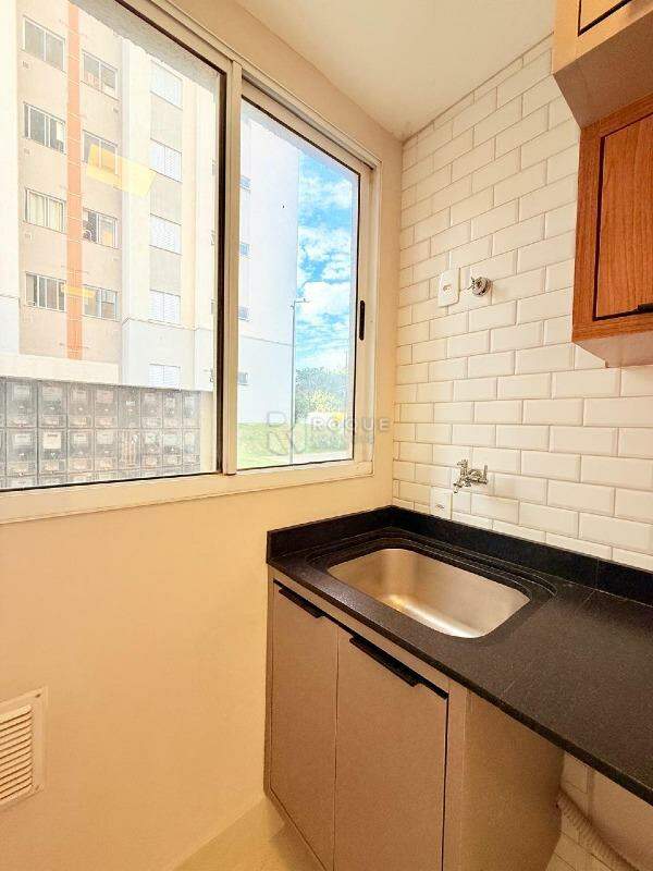 Apartamento para aluguel no bairro Vale das Esmeraldas: Lavanderia