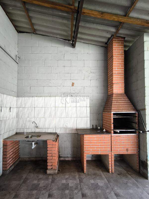 Chácara à venda no bairro Bairro do Pinhal: CHURRASQUEIRA