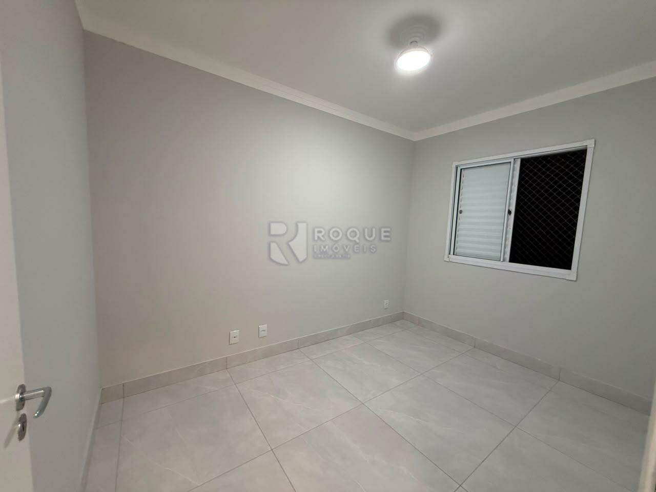 Apartamento para aluguel no bairro Condomínio Varandas II: Dormitório 01