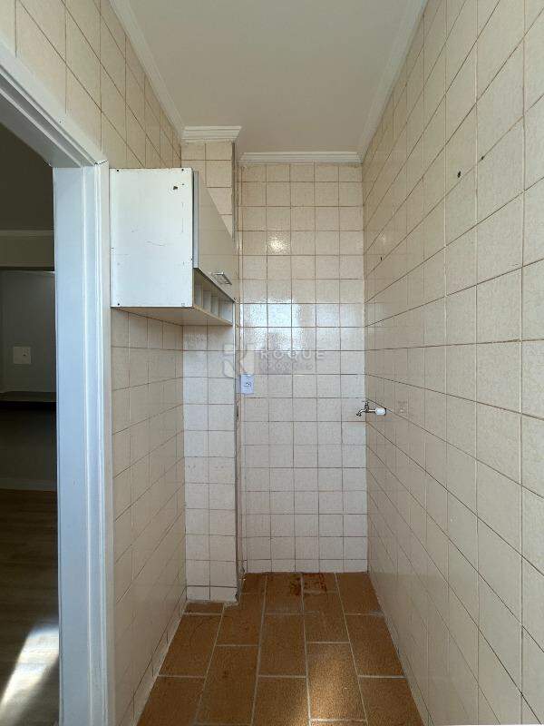 Apartamento para aluguel no bairro Jardim Presidente Dutra: Área de serviço