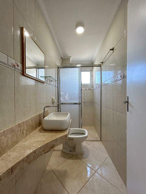 Apartamento para aluguel no bairro Jardim Presidente Dutra: WC social