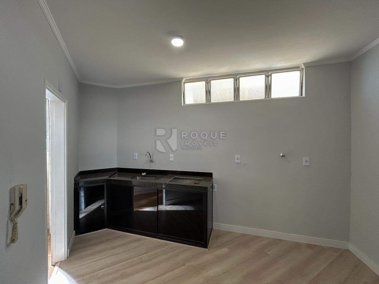 Apartamento para aluguel no bairro Jardim Presidente Dutra: Cozinha