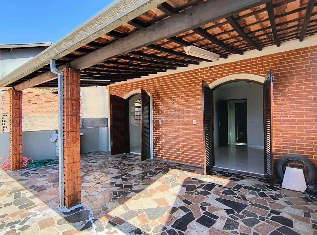 Casa Residencial para aluguel no bairro Vila Piza: Fundos 