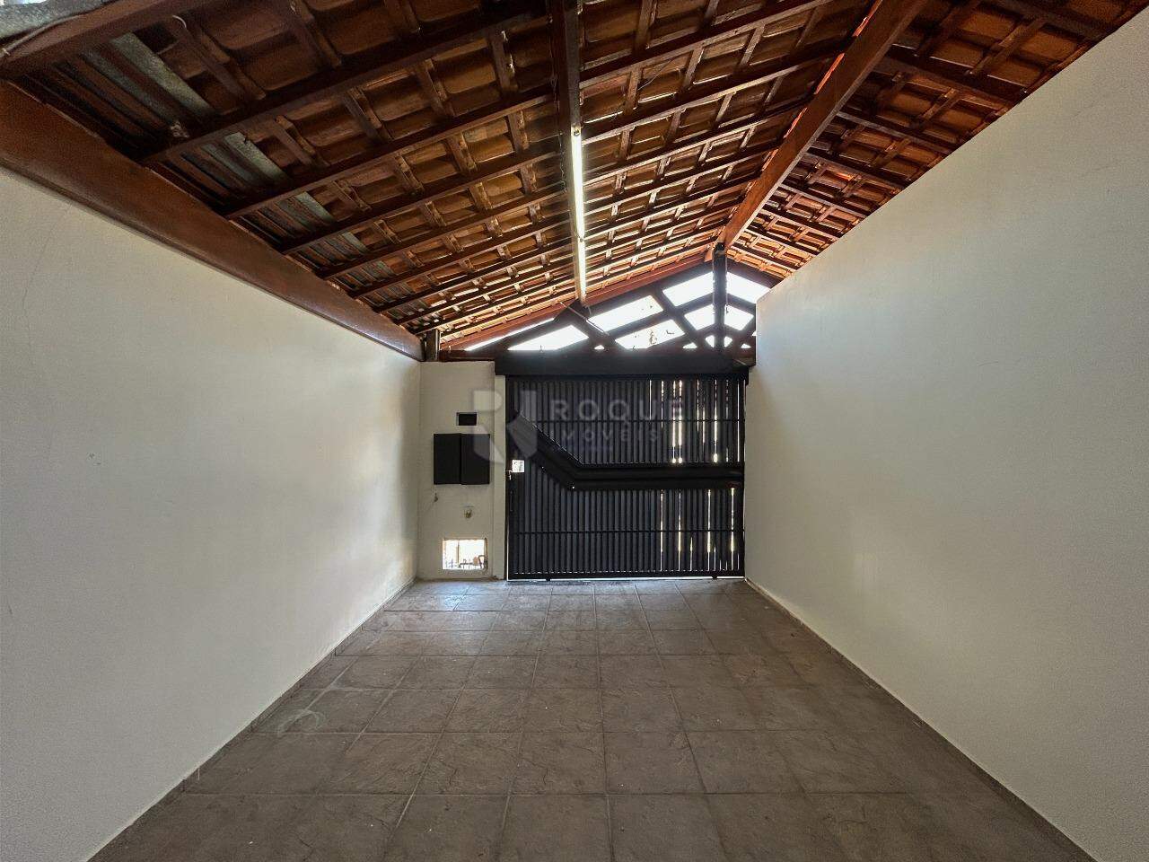 Casa Residencial para aluguel no bairro Jardim Residencial Graminha II: Garagem 