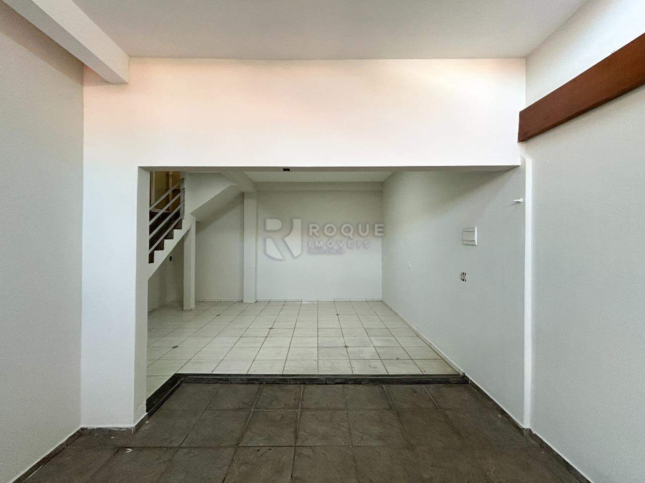 Casa Residencial para aluguel no bairro Jardim Residencial Graminha II: Garagem 