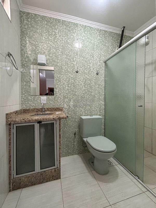 Casa Residencial para aluguel no bairro Jardim Residencial Graminha II: WC suíte 