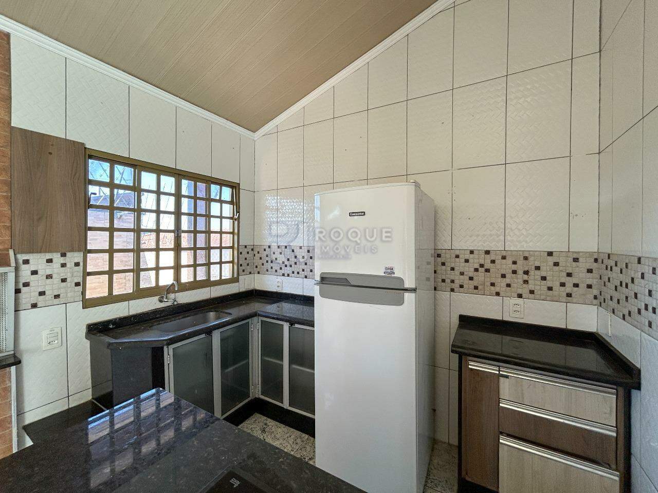 Casa Residencial para aluguel no bairro Jardim Residencial Graminha II: Cozinha 