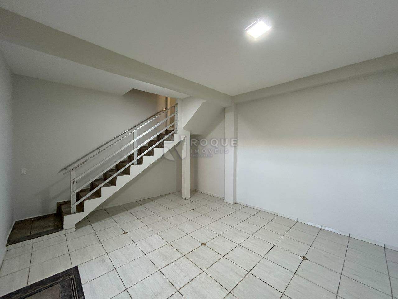 Casa Residencial para aluguel no bairro Jardim Residencial Graminha II: Garagem / acesso