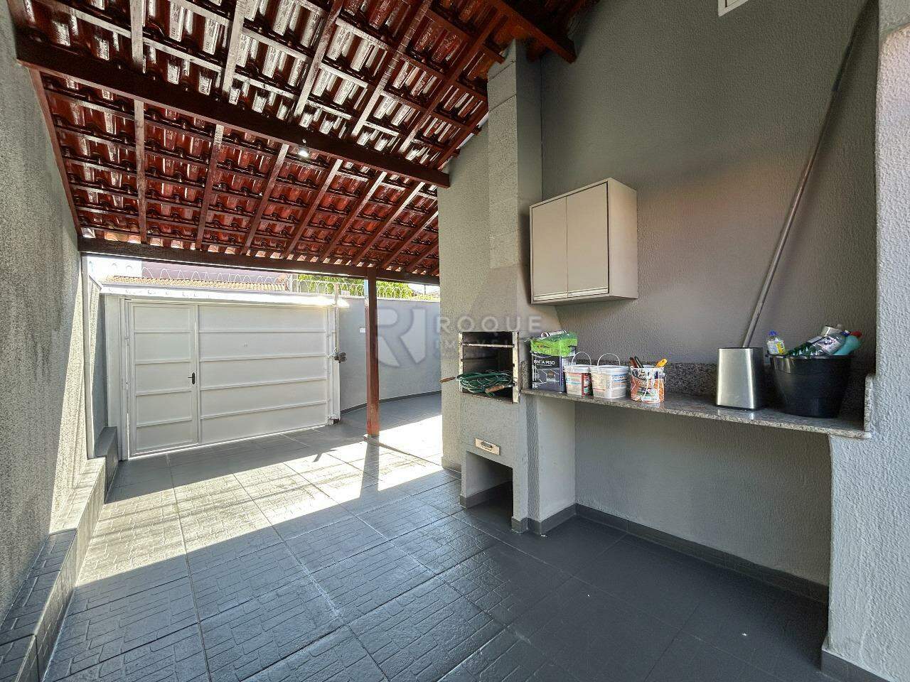 Casa Residencial para aluguel no bairro Jardim Residencial Guimarães: Garagem / churrasqueira 