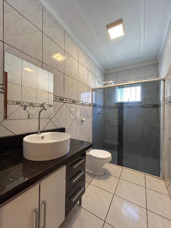 Casa Residencial para aluguel no bairro Jardim Residencial Guimarães: WC social 