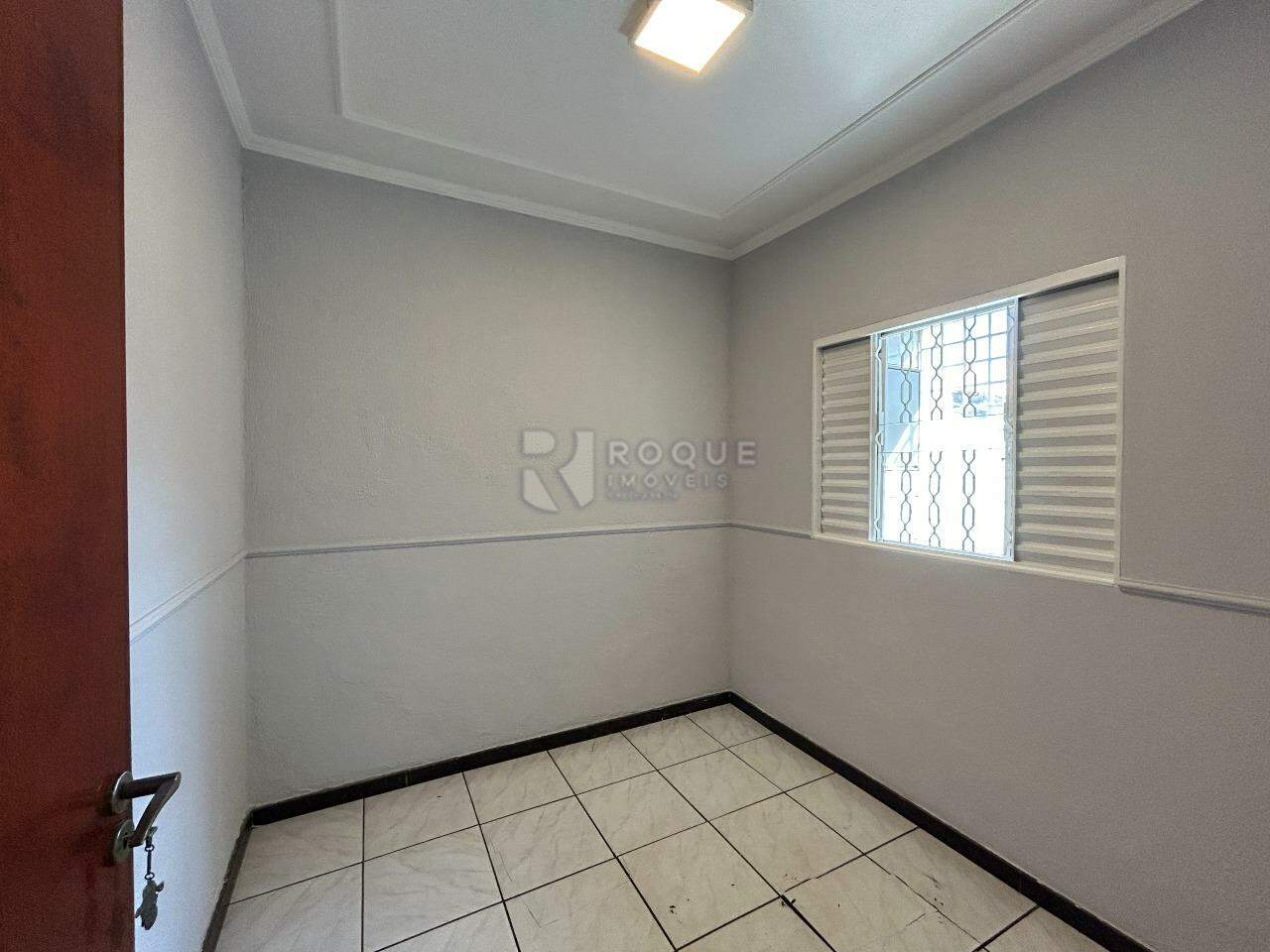 Casa Residencial para aluguel no bairro Jardim Residencial Guimarães: Despensa