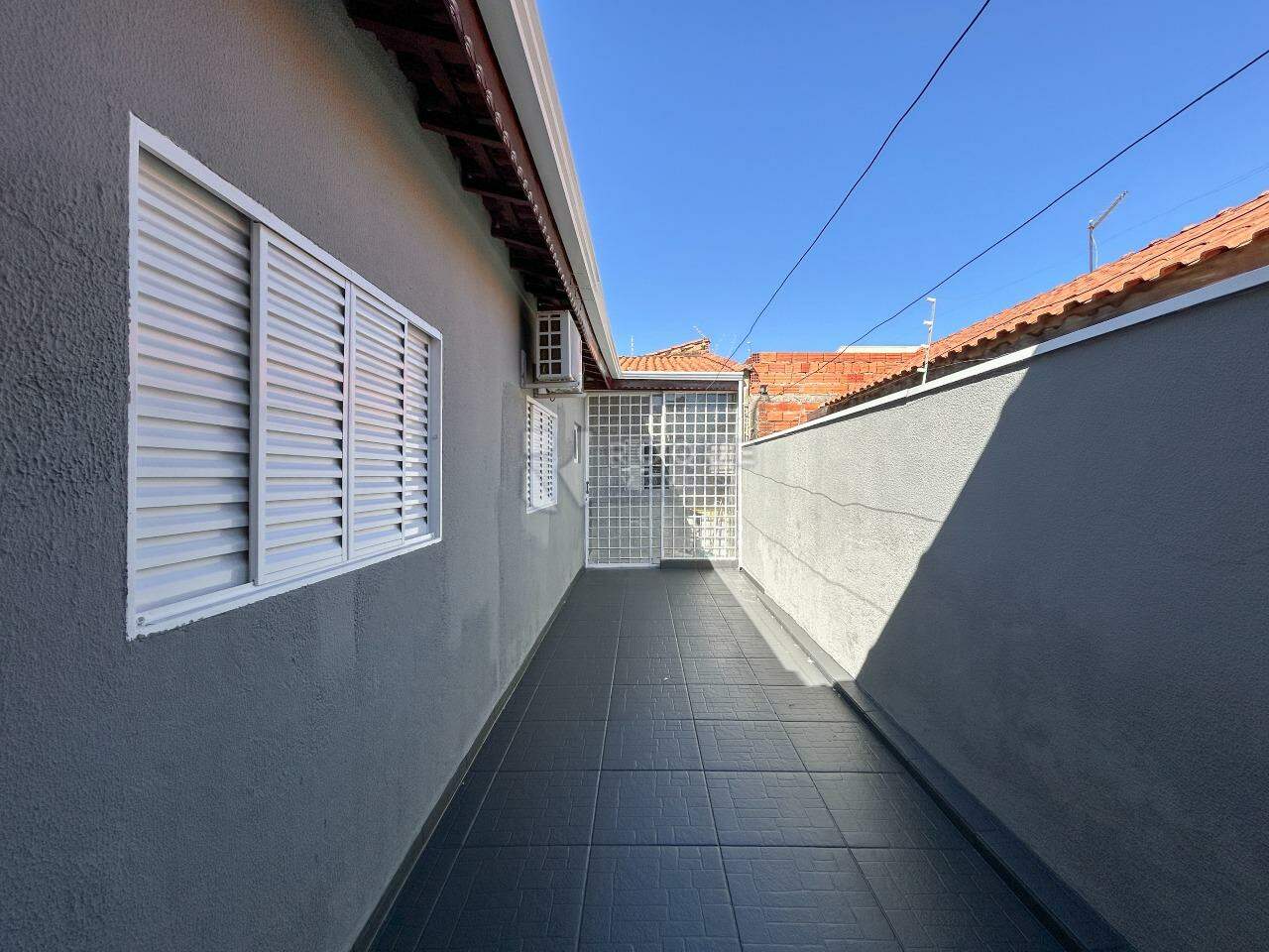 Casa Residencial para aluguel no bairro Jardim Residencial Guimarães: Área externa 