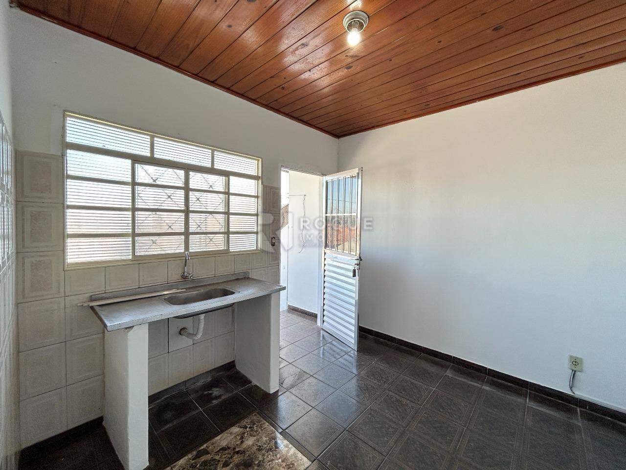 Casa Residencial para aluguel no bairro Parque Residencial Abílio Pedro: Cozinha 