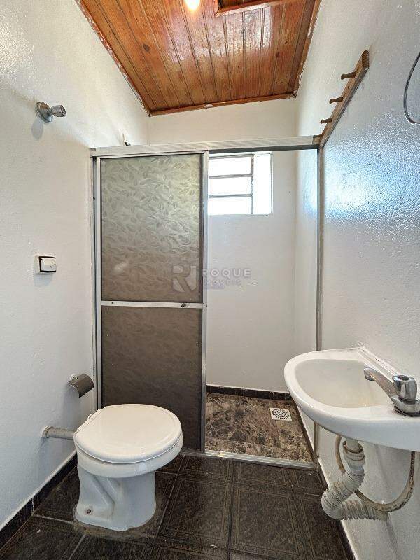 Casa Residencial para aluguel no bairro Parque Residencial Abílio Pedro: WC social 