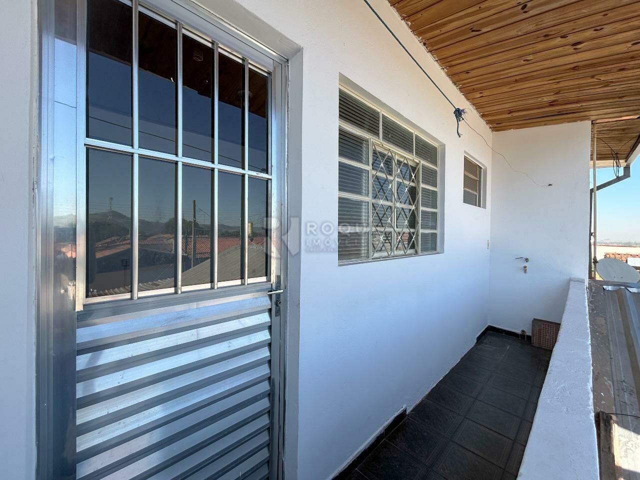 Casa Residencial para aluguel no bairro Parque Residencial Abílio Pedro: Sacada / Acesso 