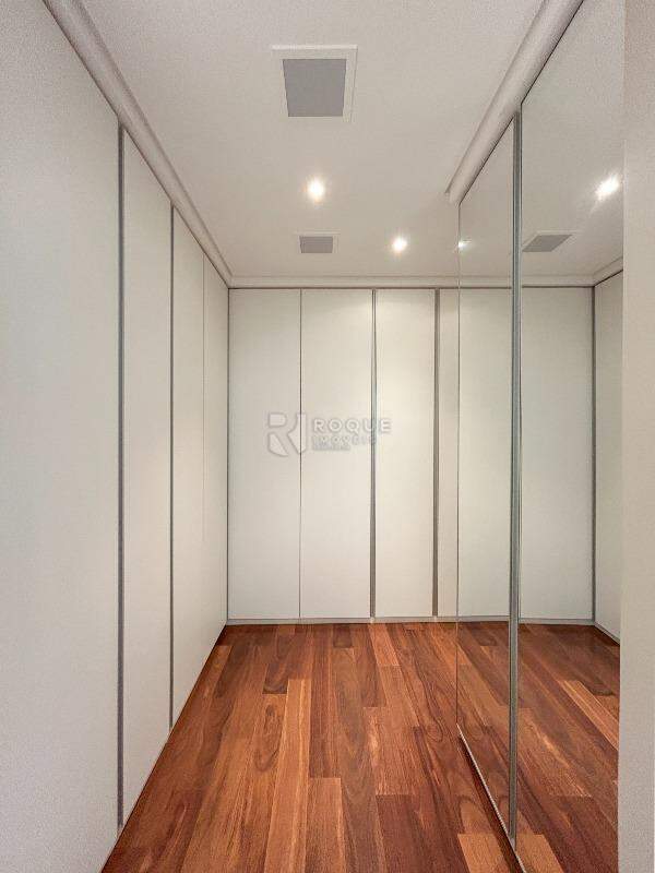 Casa em condomínio para aluguel no bairro Residencial Casalbuono: Closet suíte segundo andar 